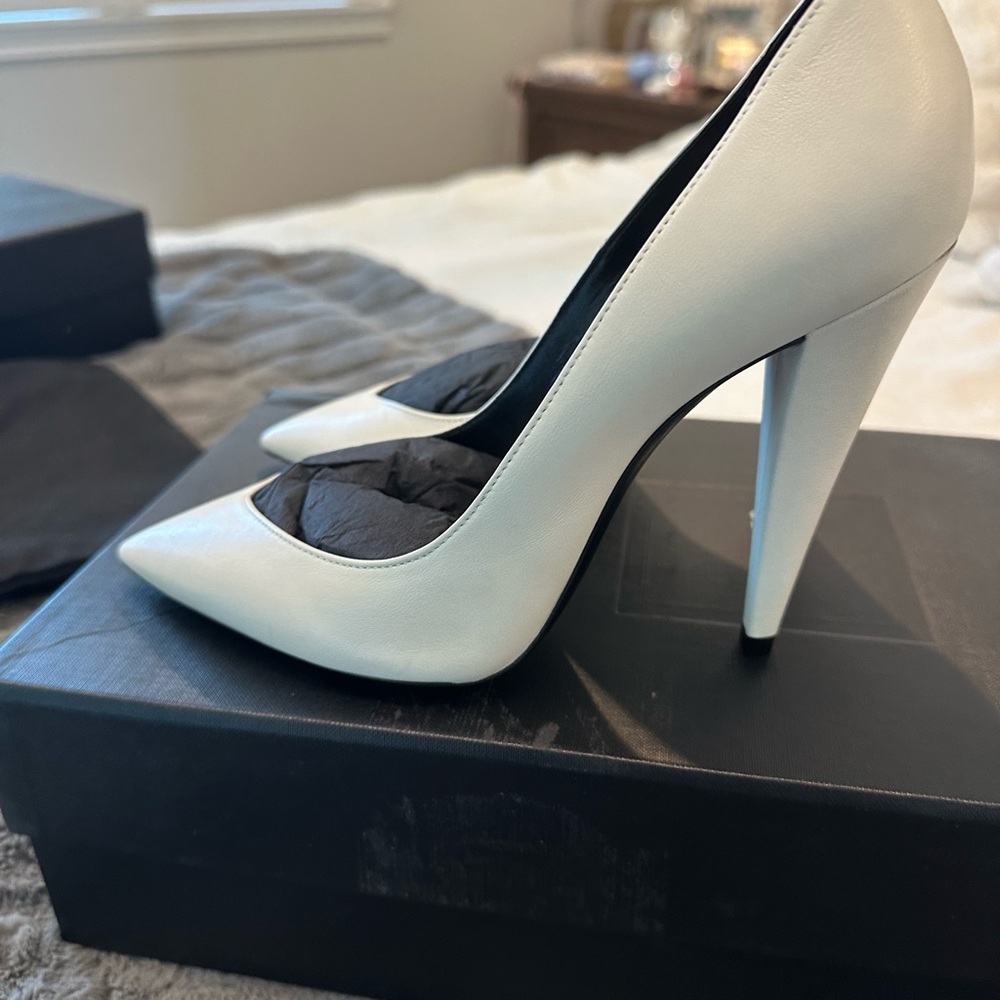 Saint Laurent Women's White Heels - Picture 5 of 5